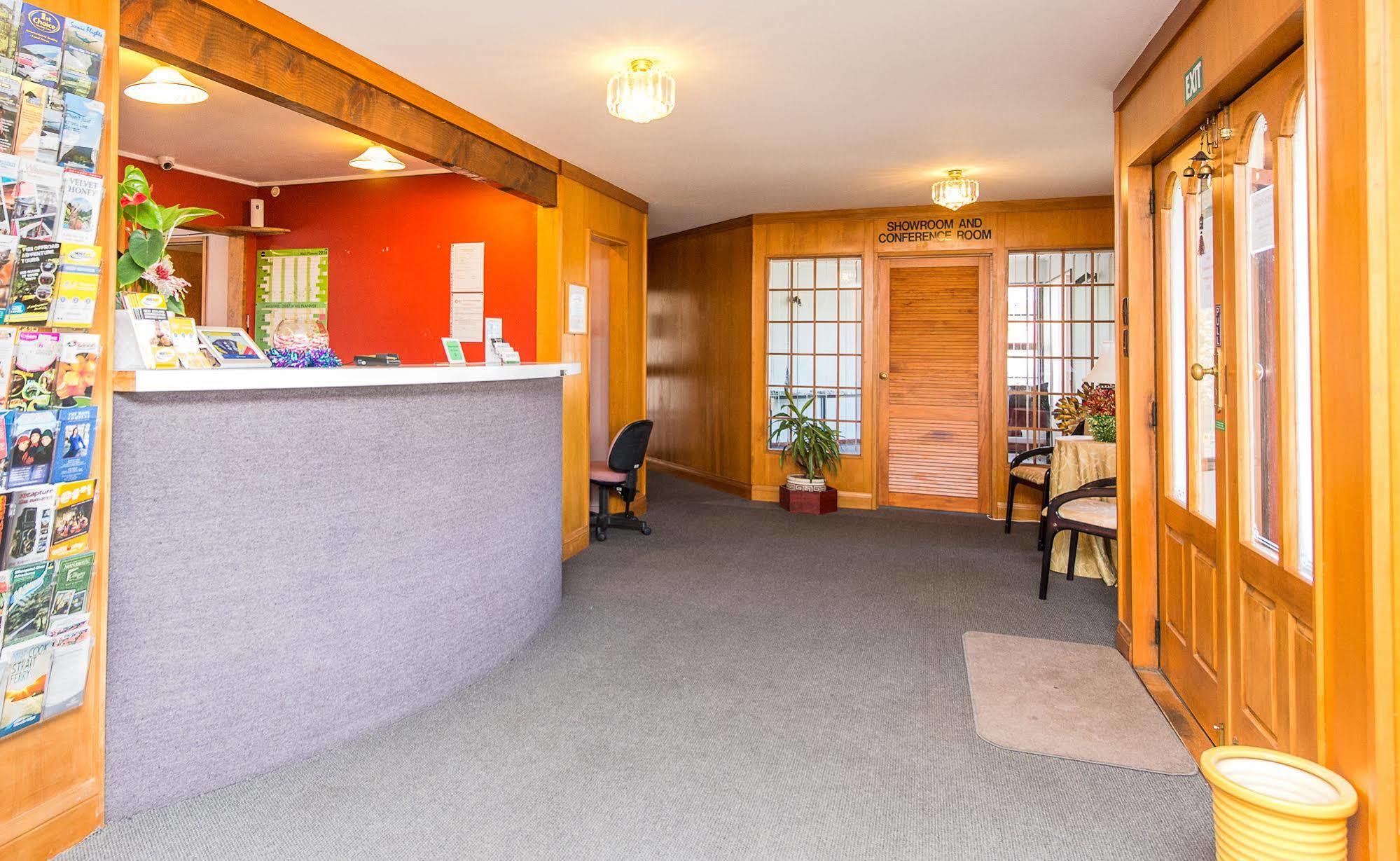 Burwood Motel Whanganui Exterior photo